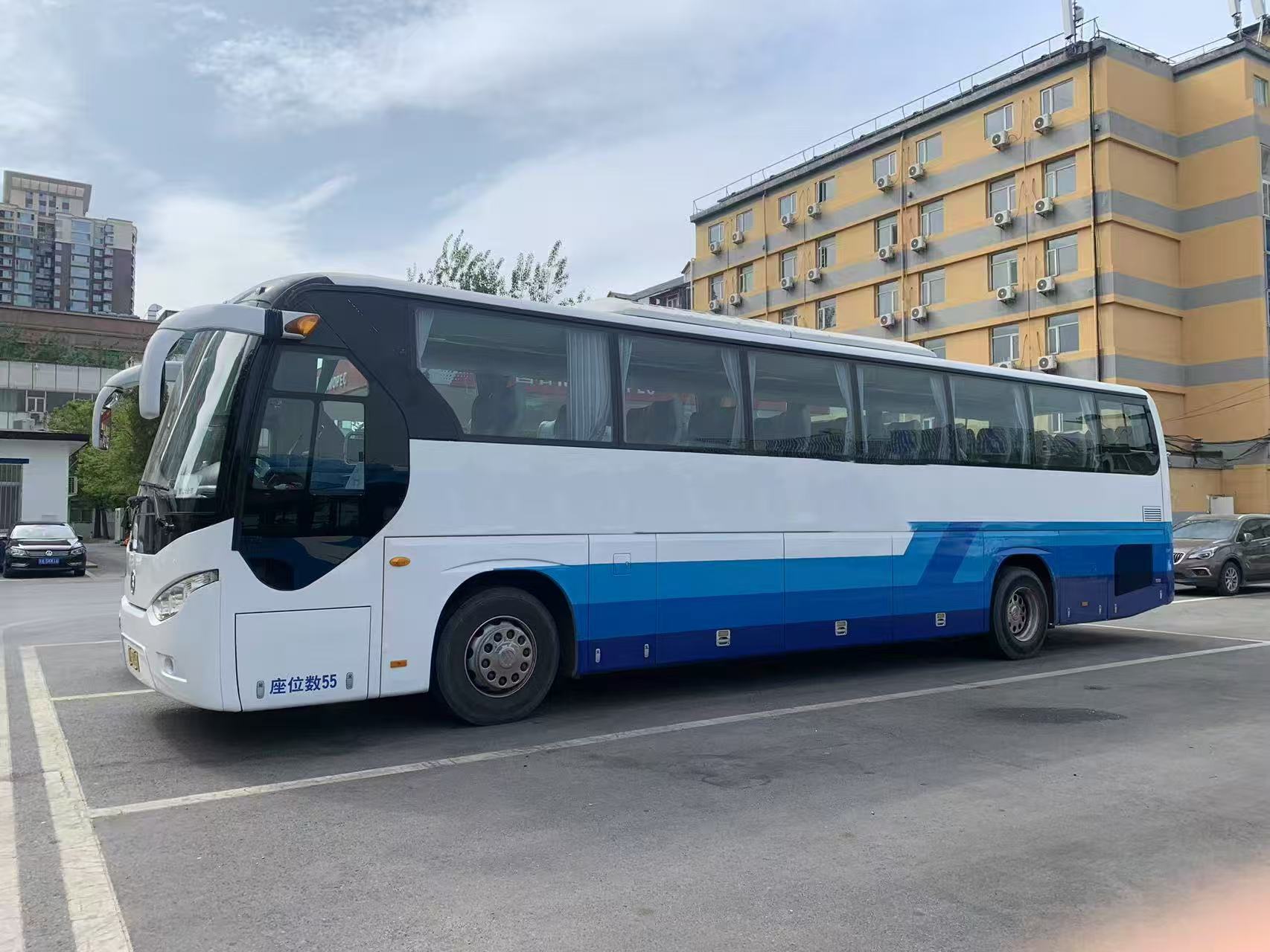 旅游用车